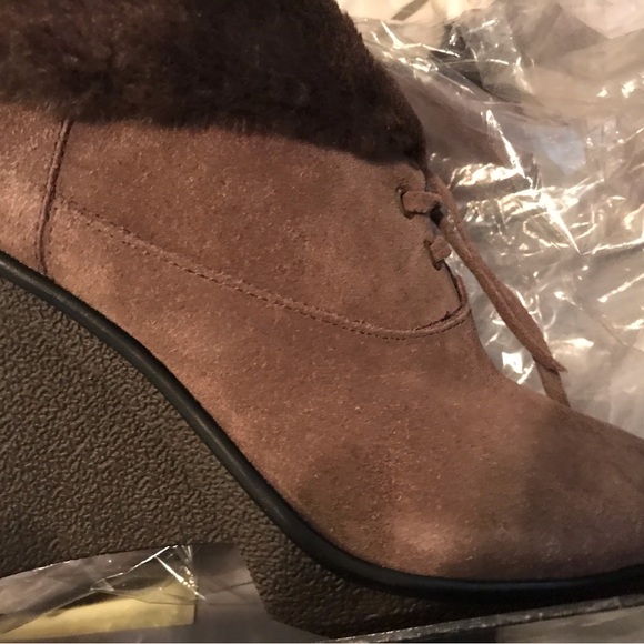 B Makowsky wedge bootie ankle tie suede beige NWB “Nellie” 8.5m NIB - Picture 5 of 10